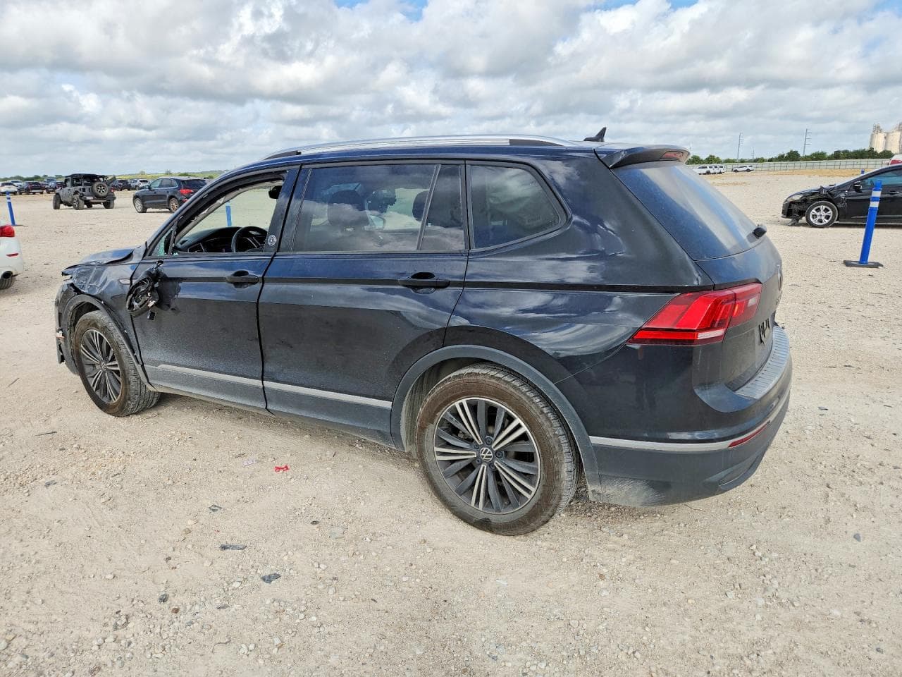2024 Volkswagen Tiguan Wolfsburg - foto 2