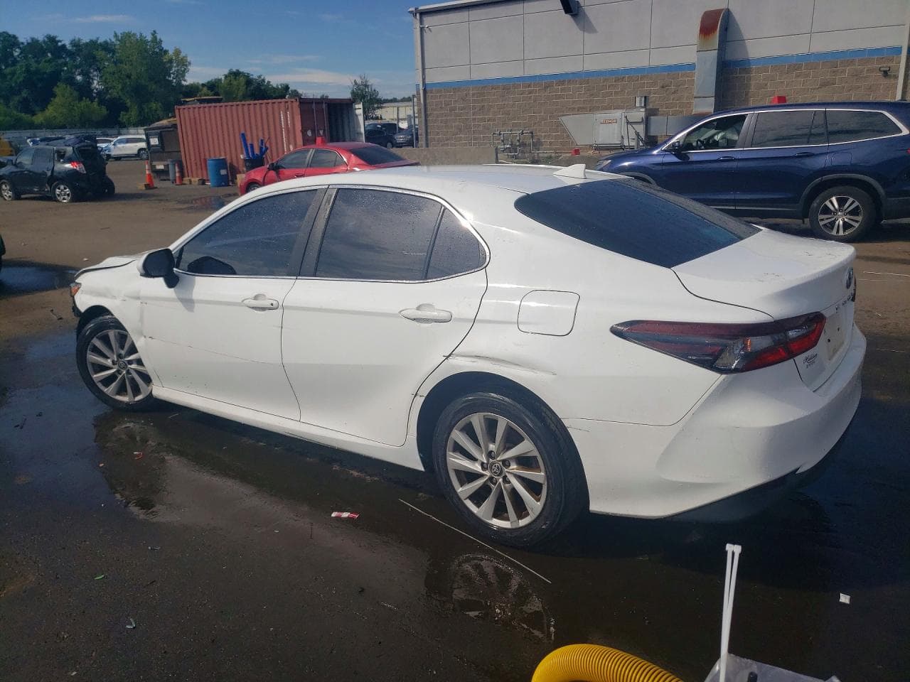 2022 Toyota Camry Le - foto 2