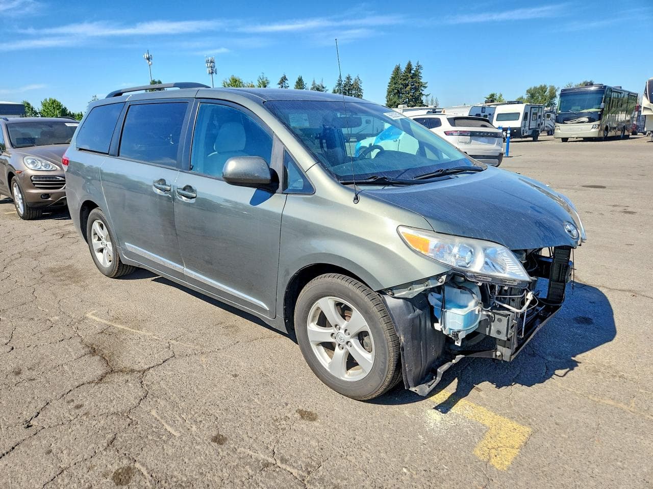 2013 Toyota Sienna Le - foto 4