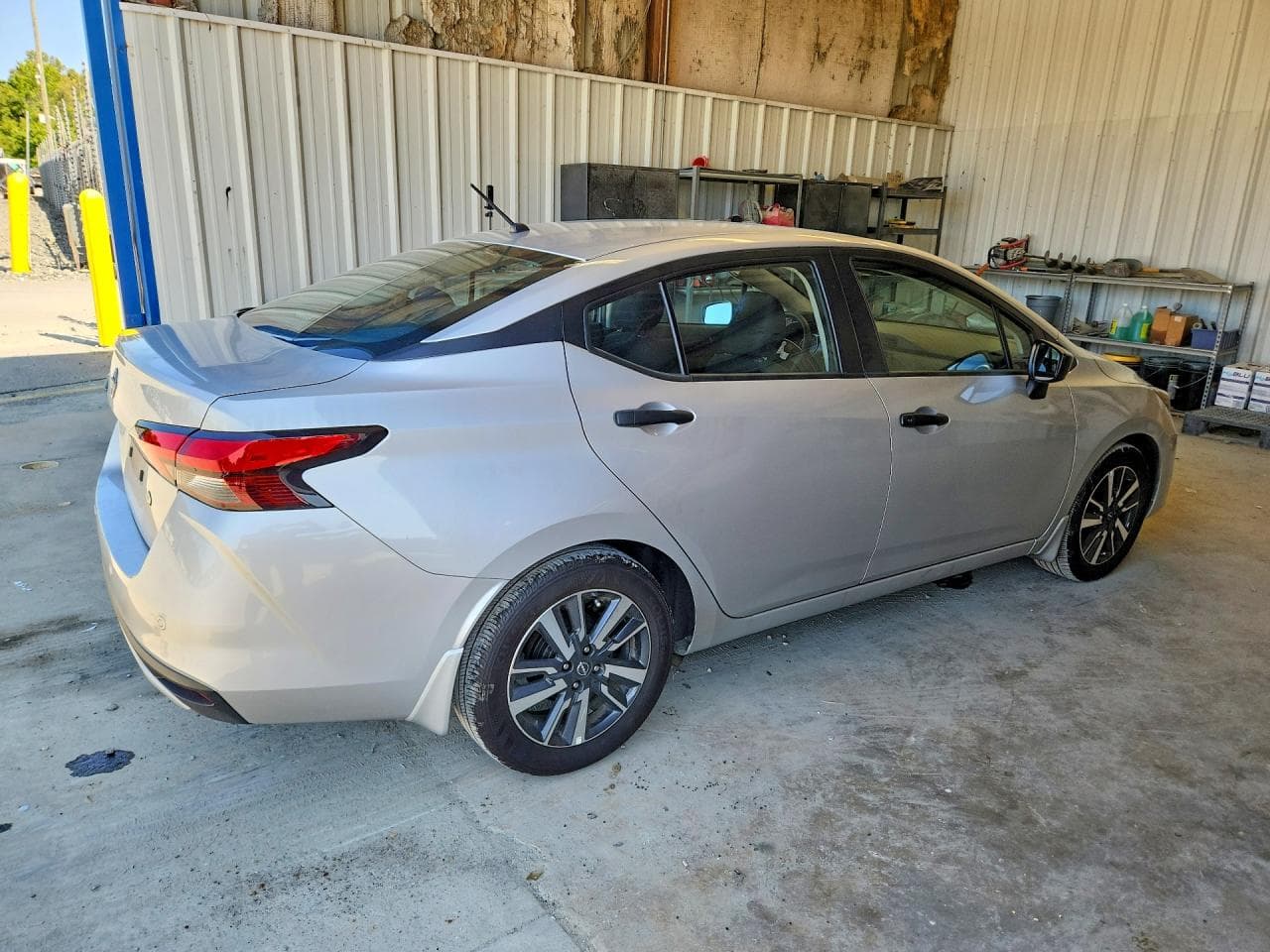 2025 Nissan Versa S - foto 3
