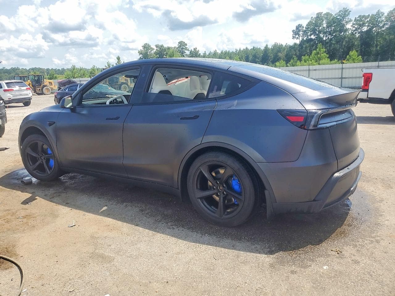 2026 Tesla Model Y - foto 2