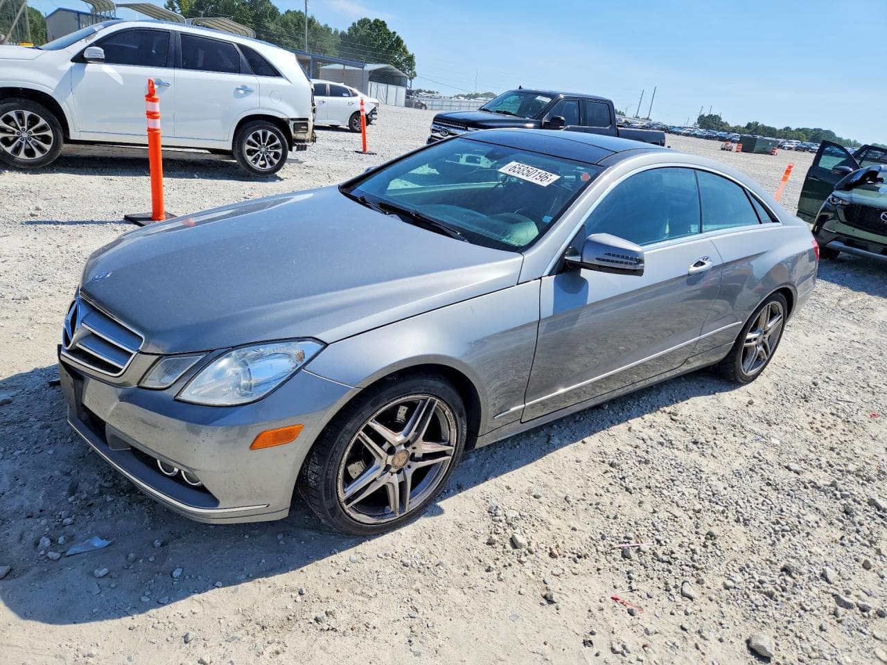 Mercedes-Benz E-klasse 2011 z USA