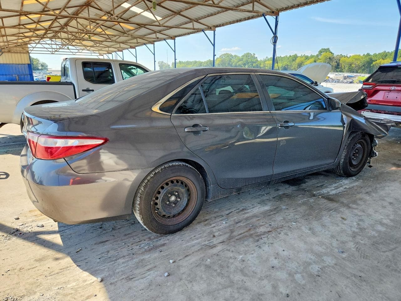 2016 Toyota Camry Le - foto 3