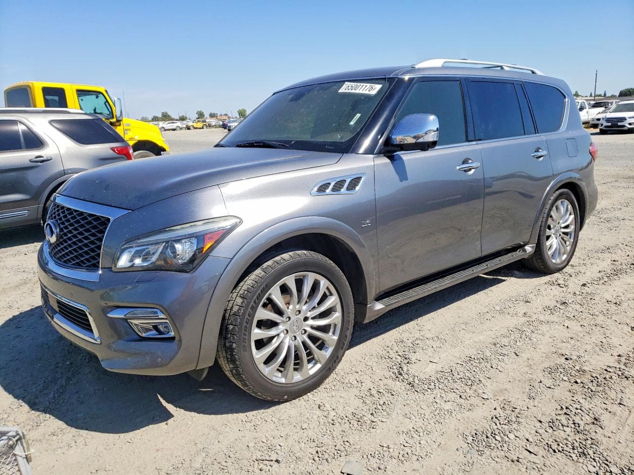 Infiniti QX80 2016 z USA
