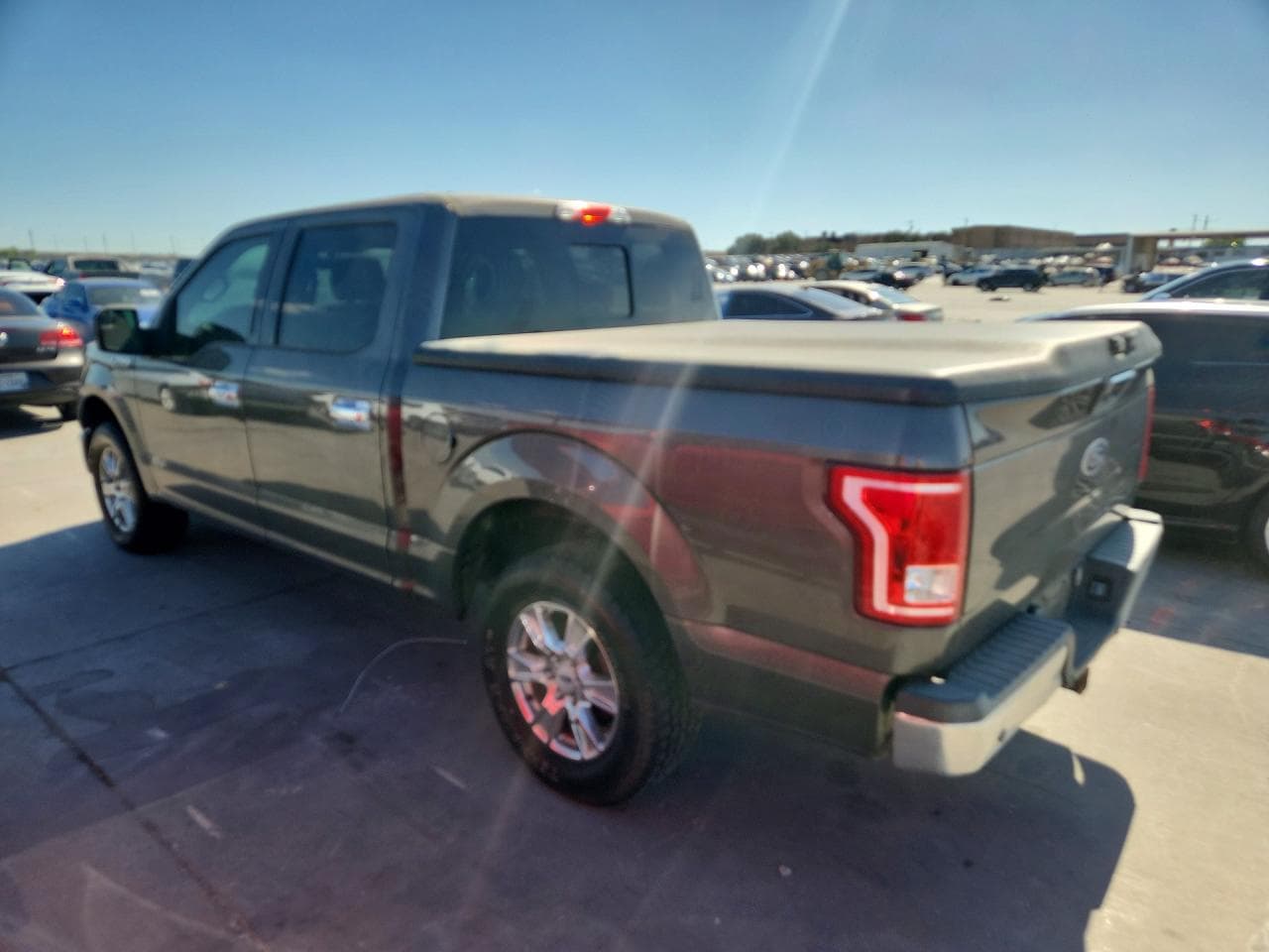 2016 Ford F150 Supercrew - foto 2