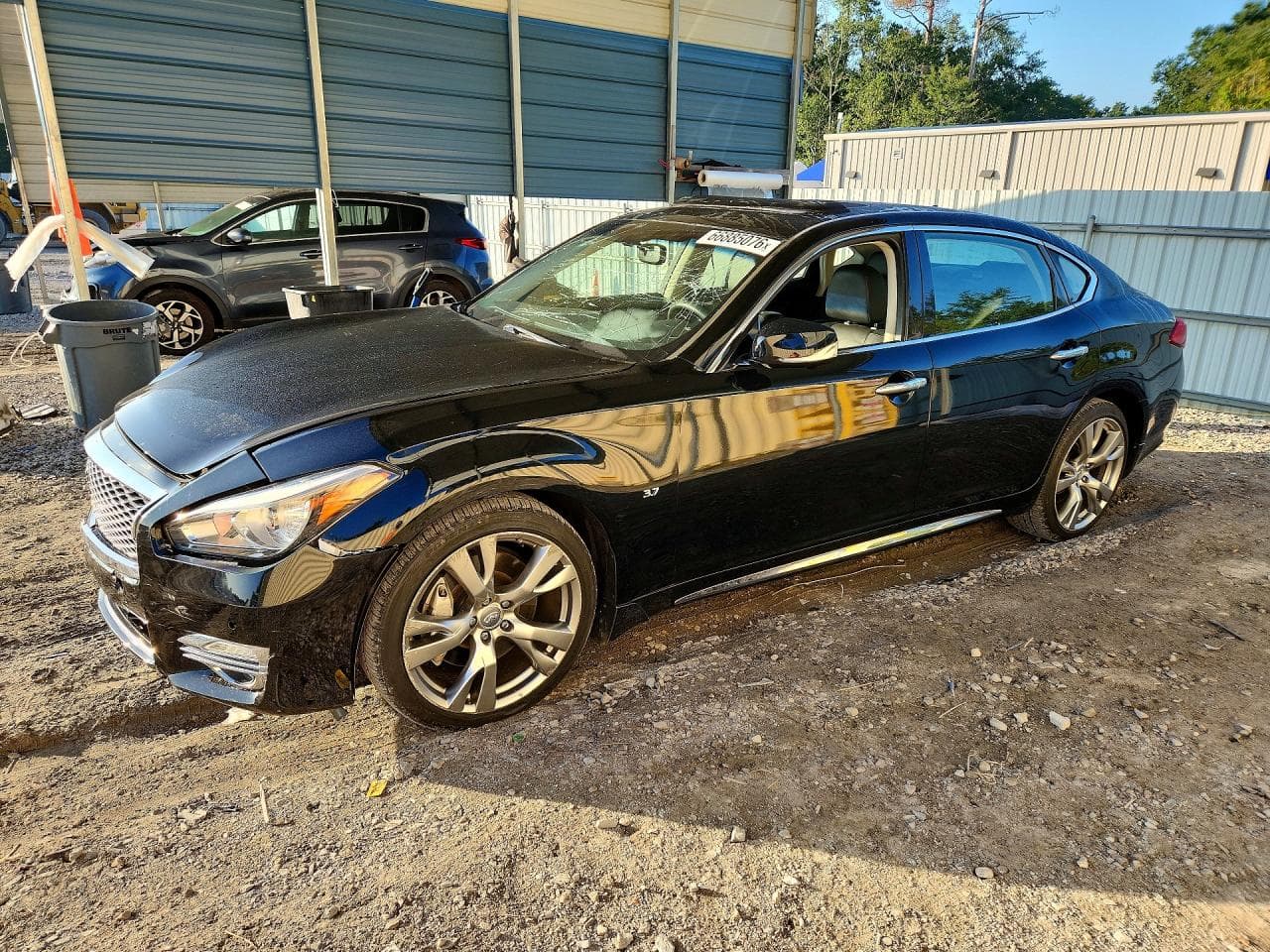 Infiniti Q70 2016 z USA