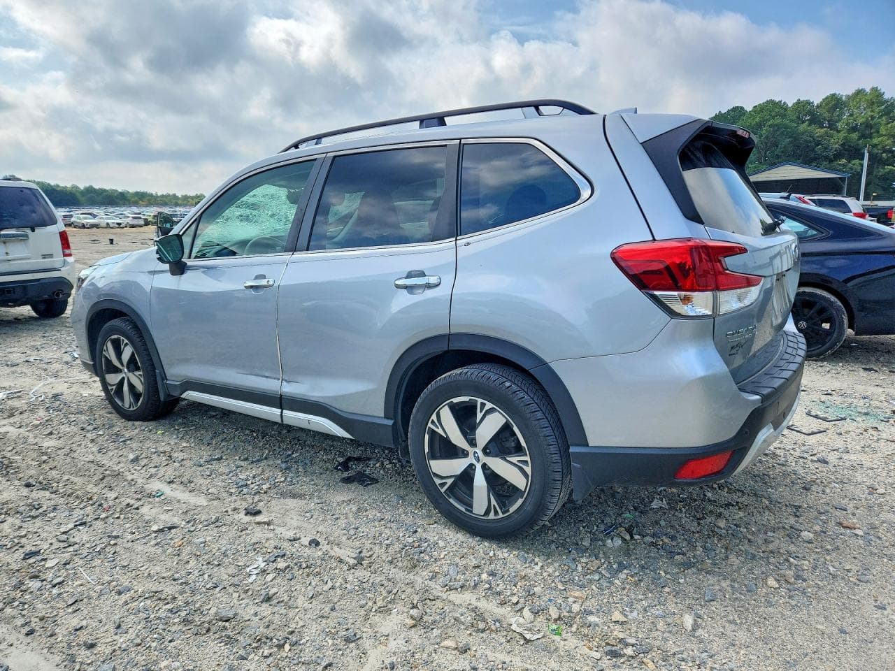 2019 Subaru Forester Touring - foto 2