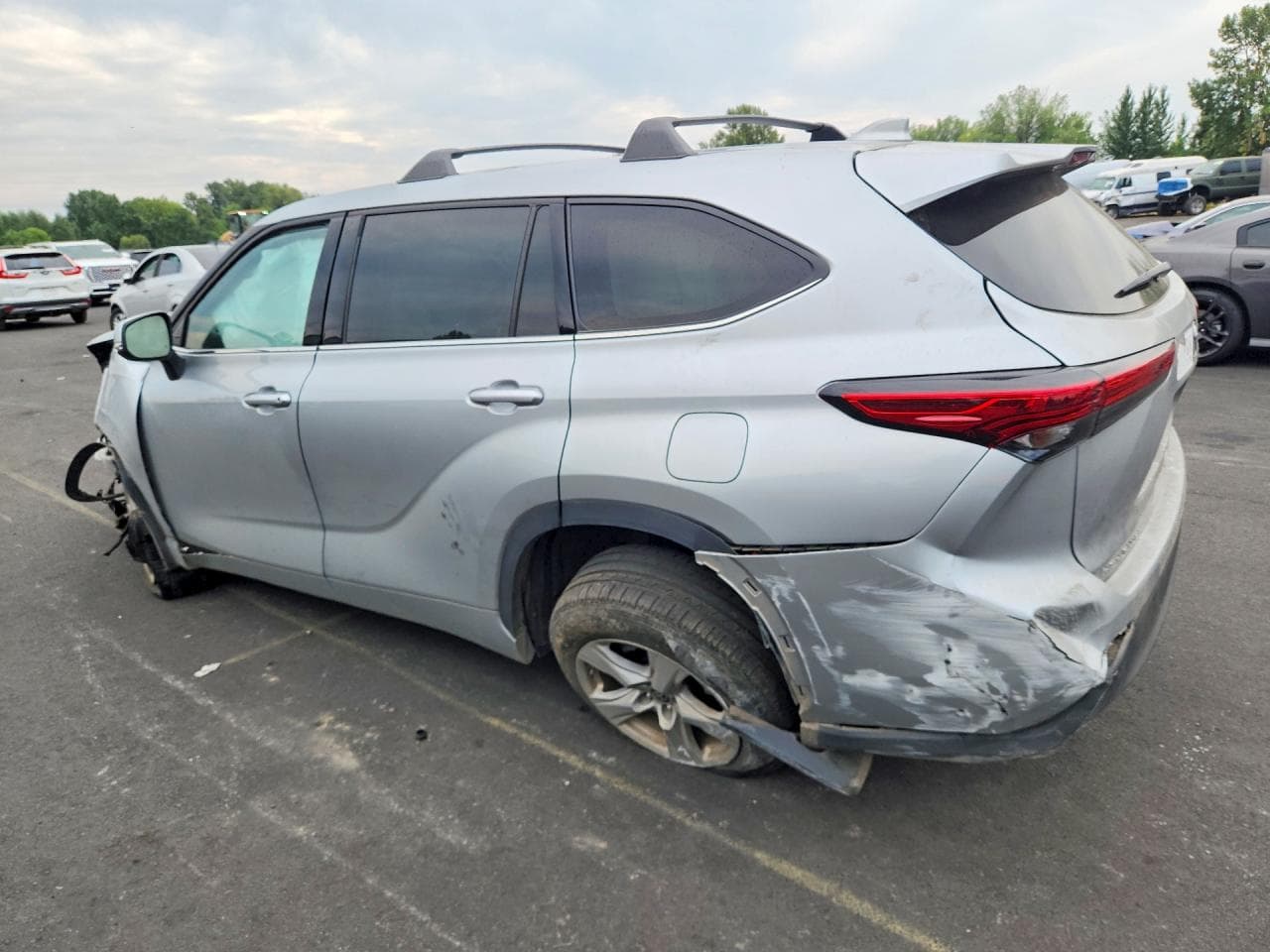 2021 Toyota Highlander L - foto 2