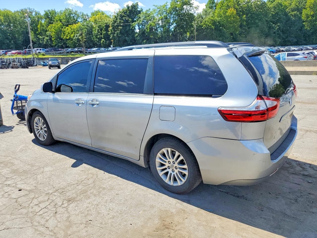 2016 Toyota Sienna Xle 8-Passenger - foto 2