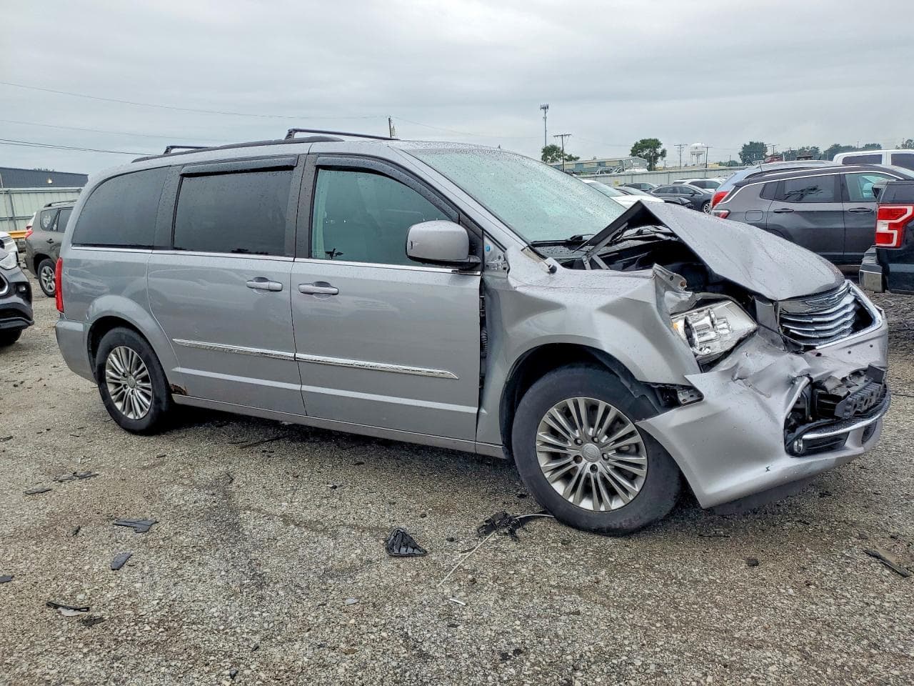 2013 Chrysler Town & Country Touring L - foto 4