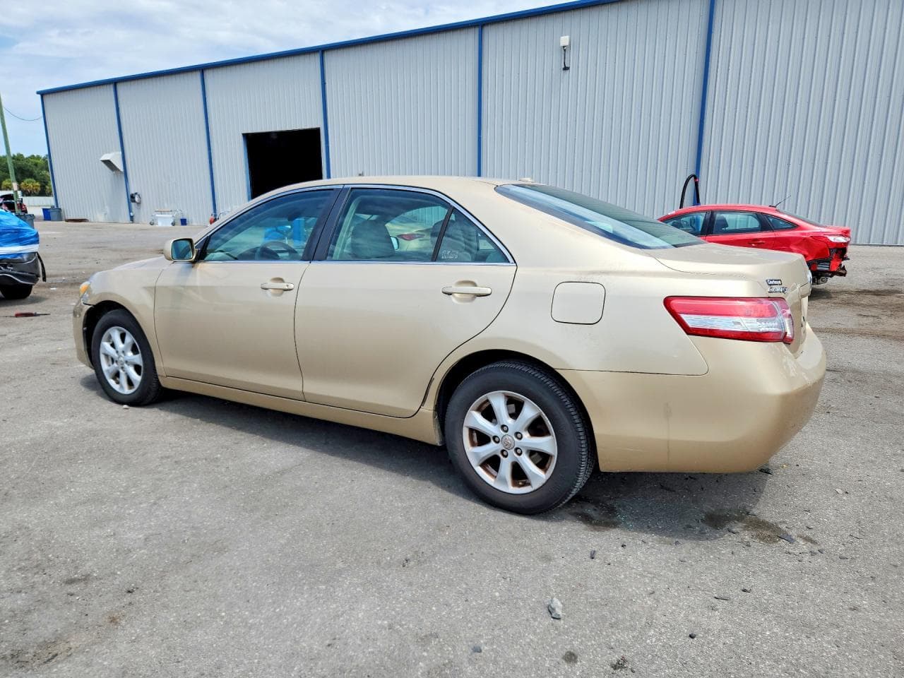 2011 Toyota Camry Le - foto 2
