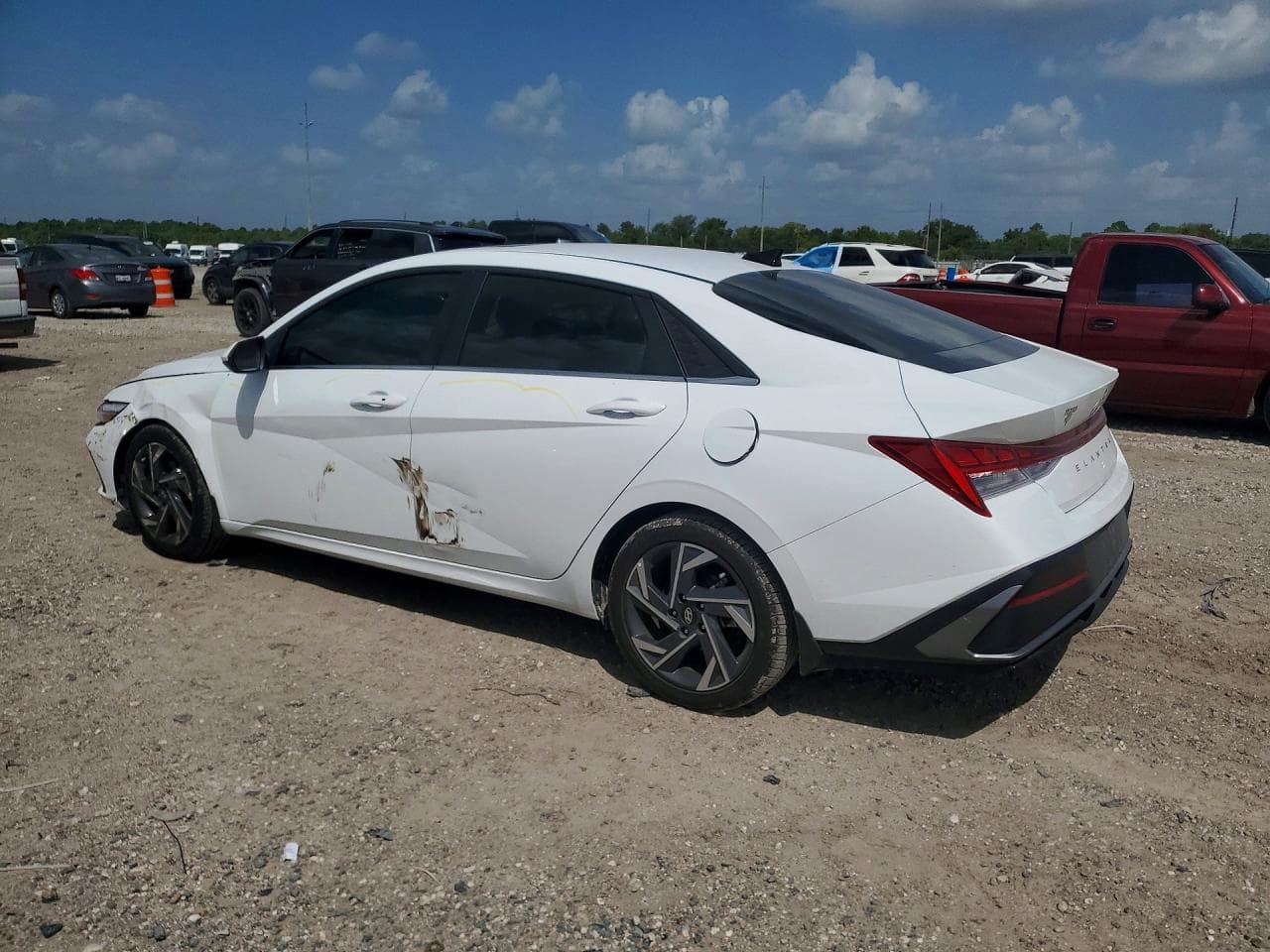 2024 Hyundai Elantra - foto 2