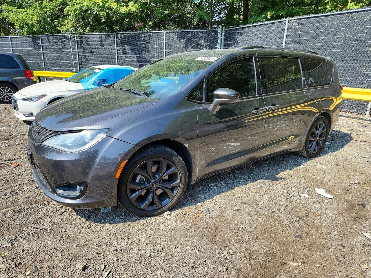 Chrysler Pacifica 2019 z USA