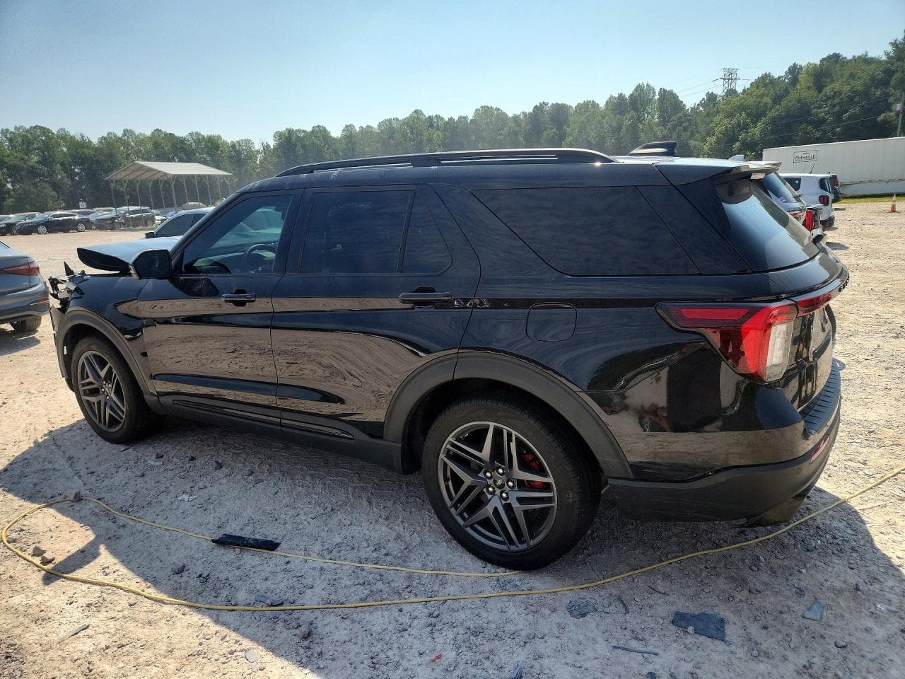 2025 Ford Explorer St - foto 2