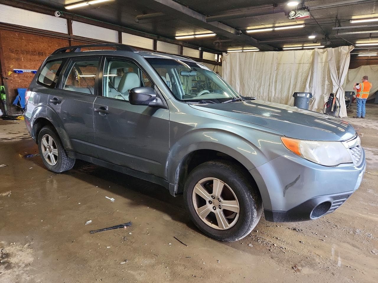 2011 Subaru Forester 2.5X - foto 4