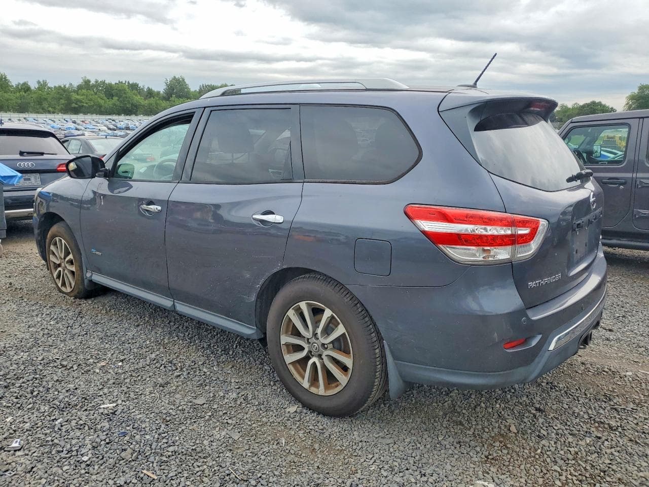 2014 Nissan Pathfinder Hybrid Sv - foto 2