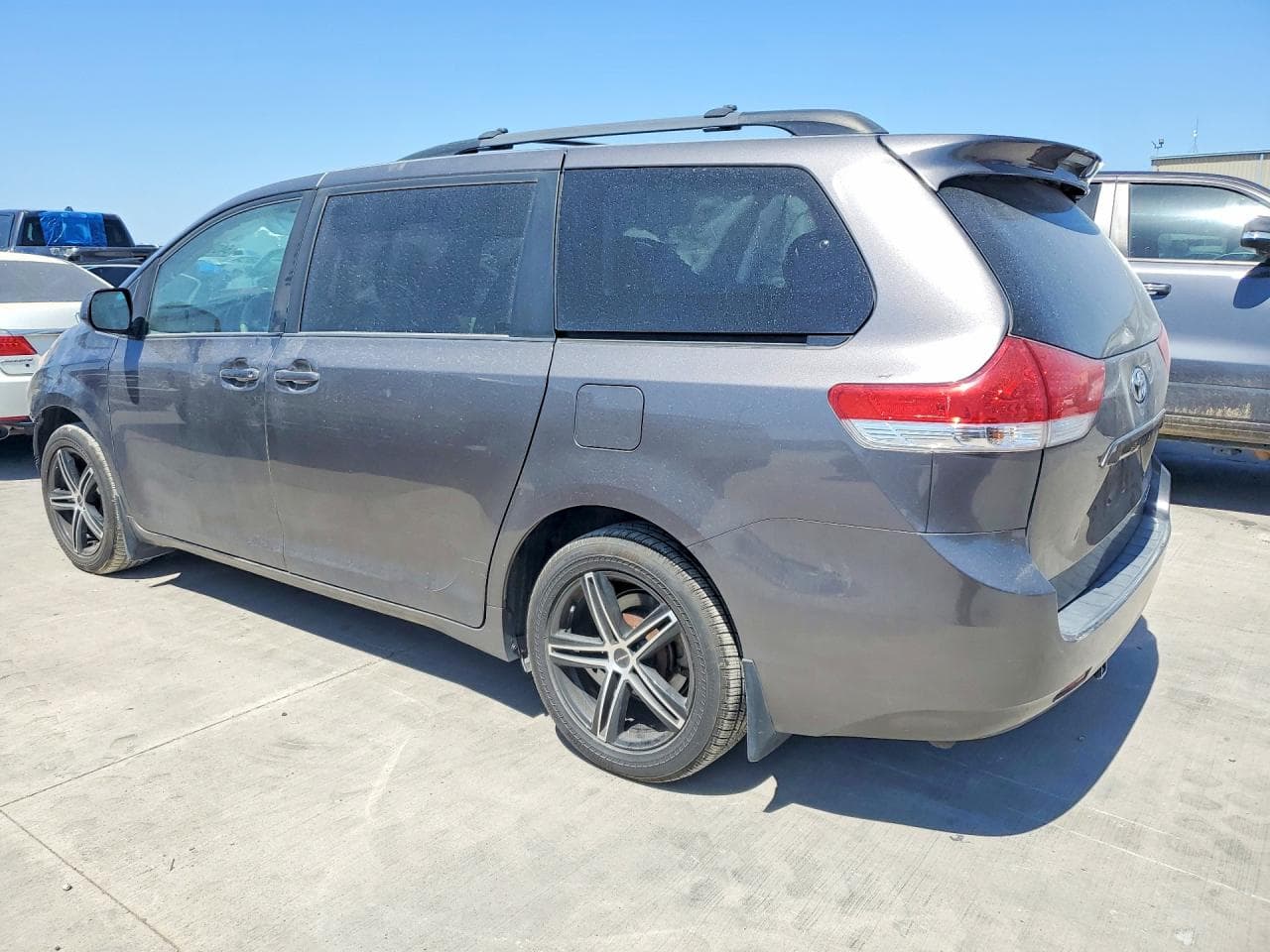 2011 Toyota Sienna Xle 7-Passenger - foto 2