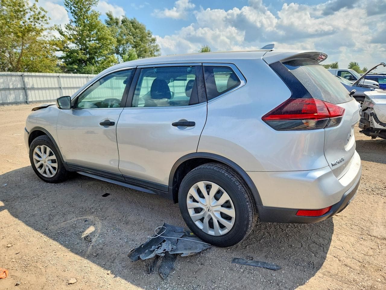 2019 Nissan Rogue S - foto 2