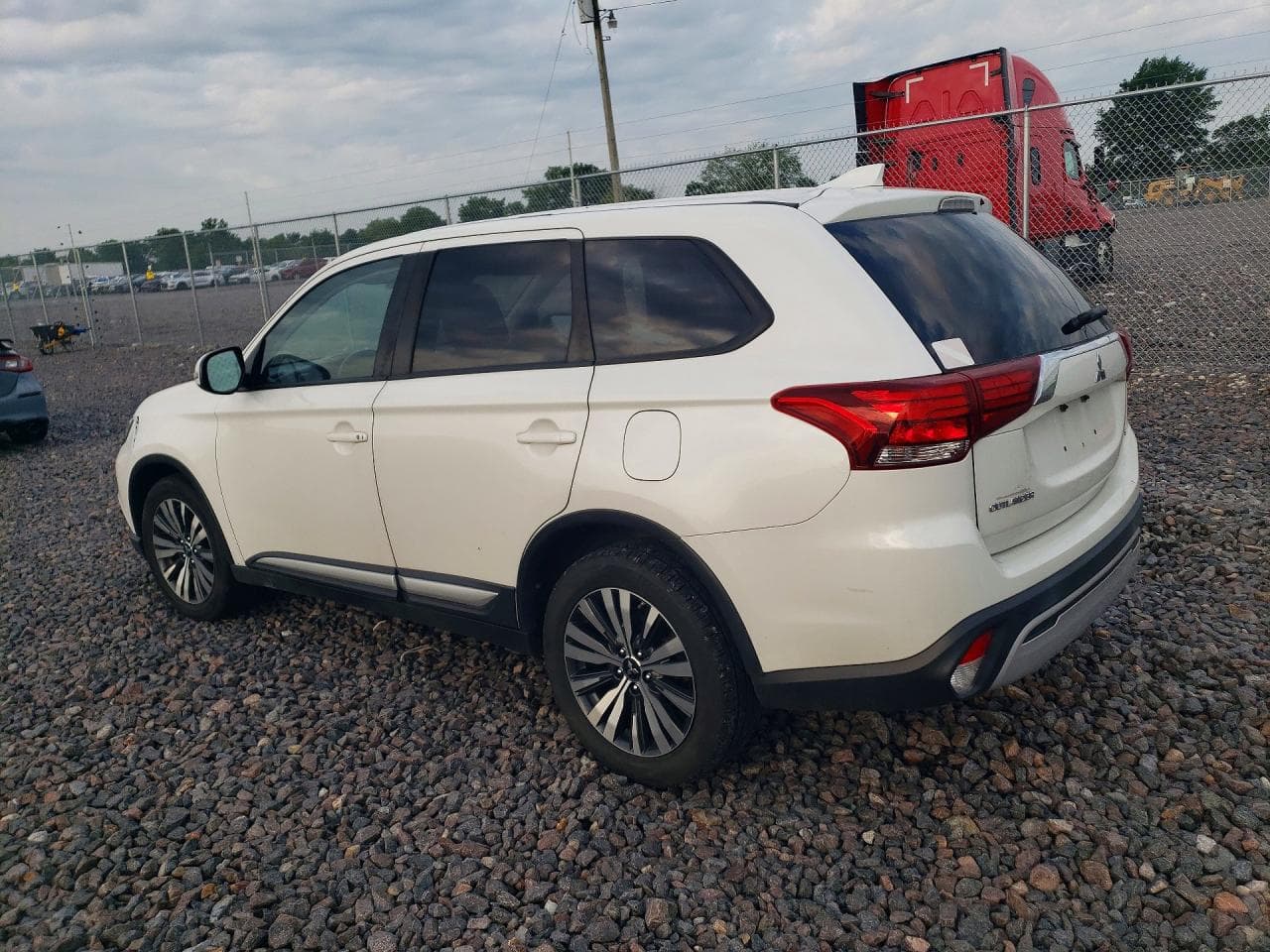 2020 Mitsubishi Outlander Se - foto 2