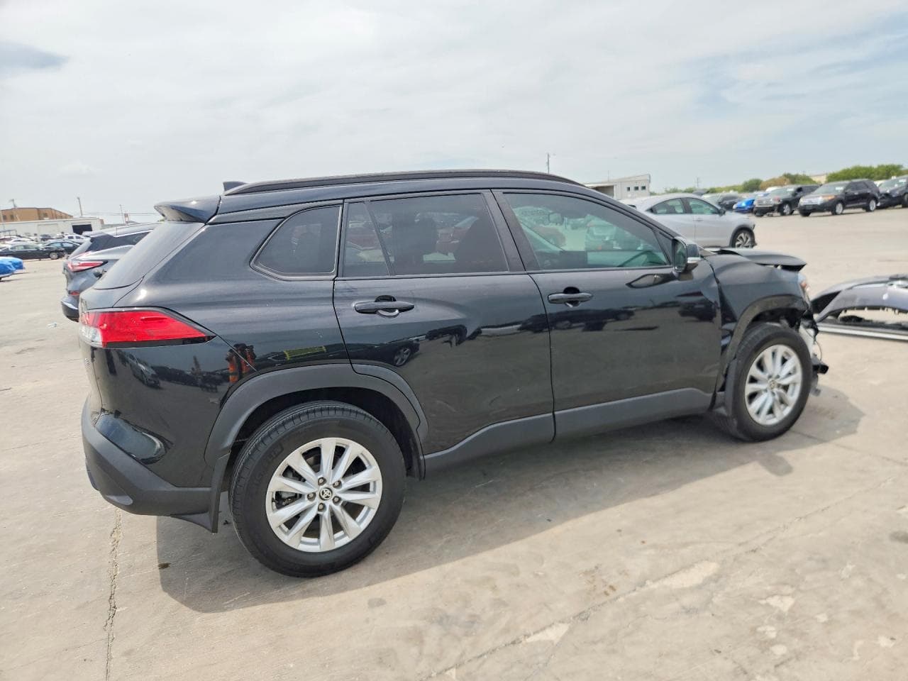 2023 Toyota Corolla Cross Le - foto 3