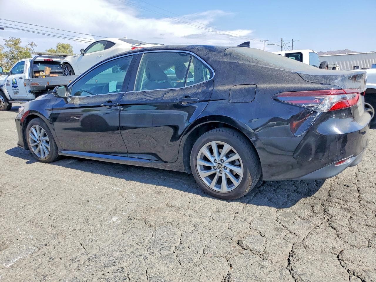 2021 Toyota Camry Le - foto 2