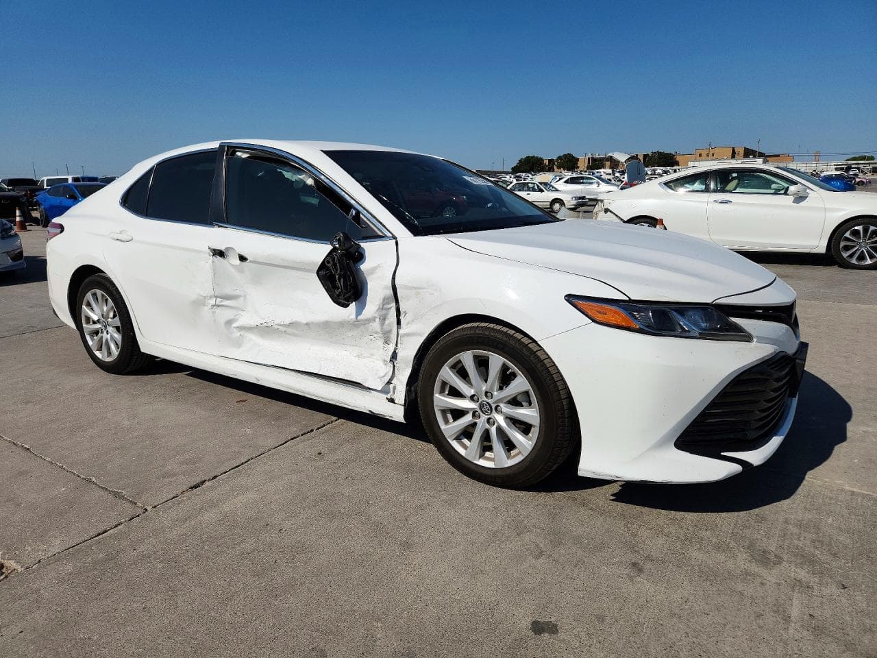 2019 Toyota Camry Le - foto 4