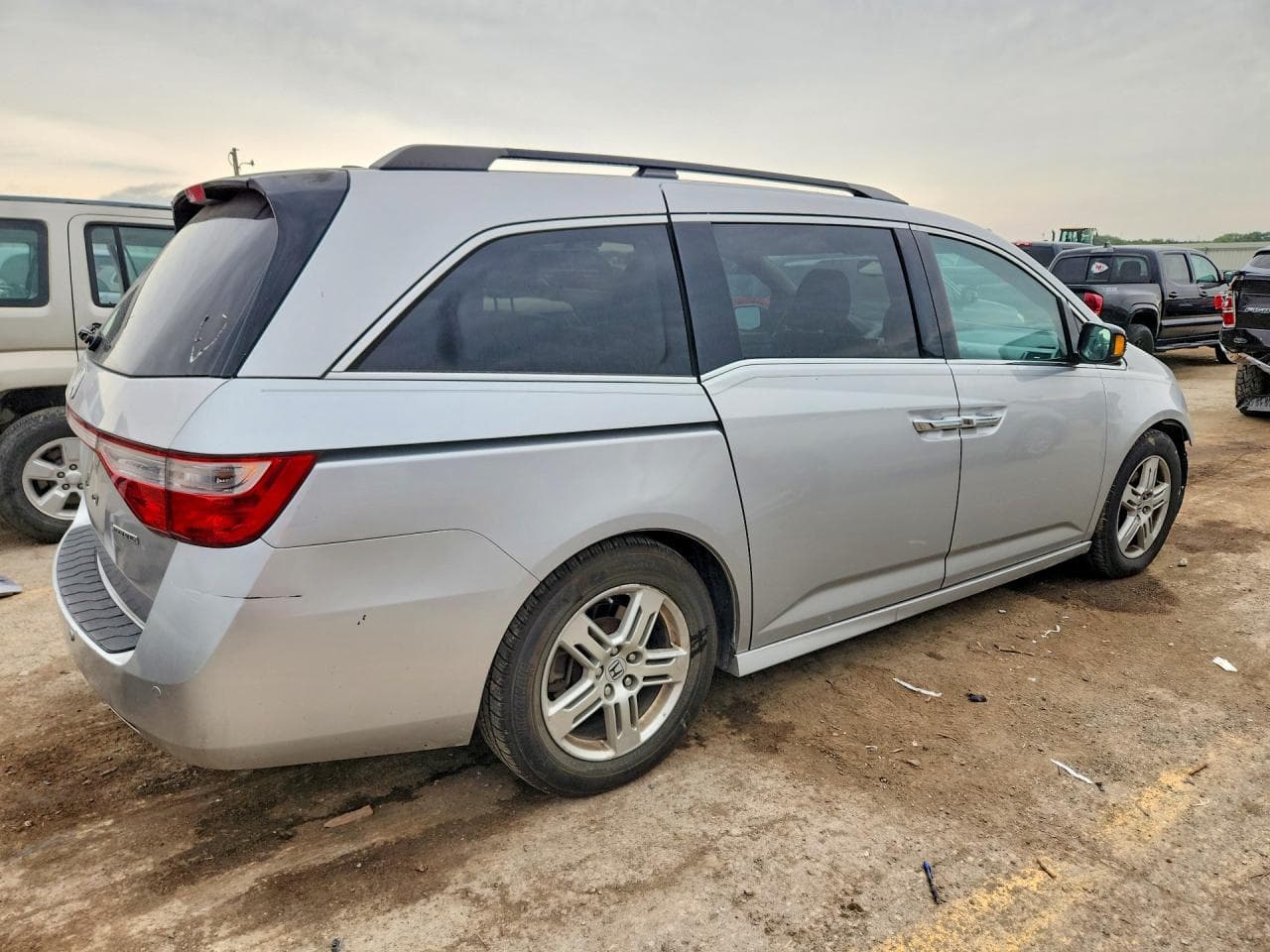 2013 Honda Odyssey Touring - foto 3