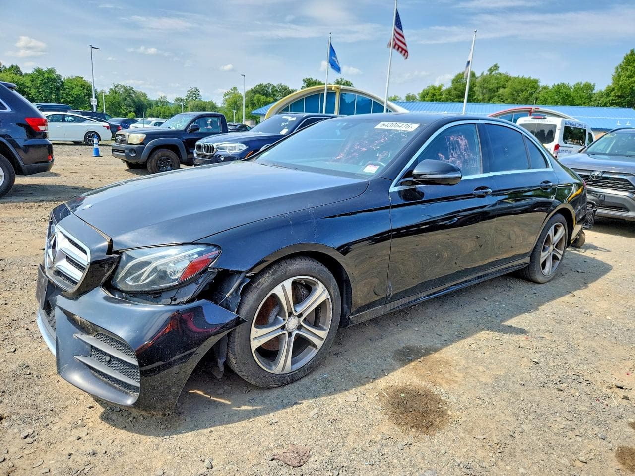 Mercedes-Benz E-klasse 2017 z USA
