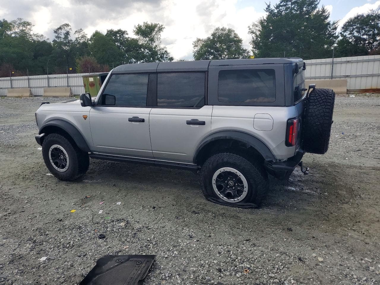 2023 Ford Bronco Base - foto 2