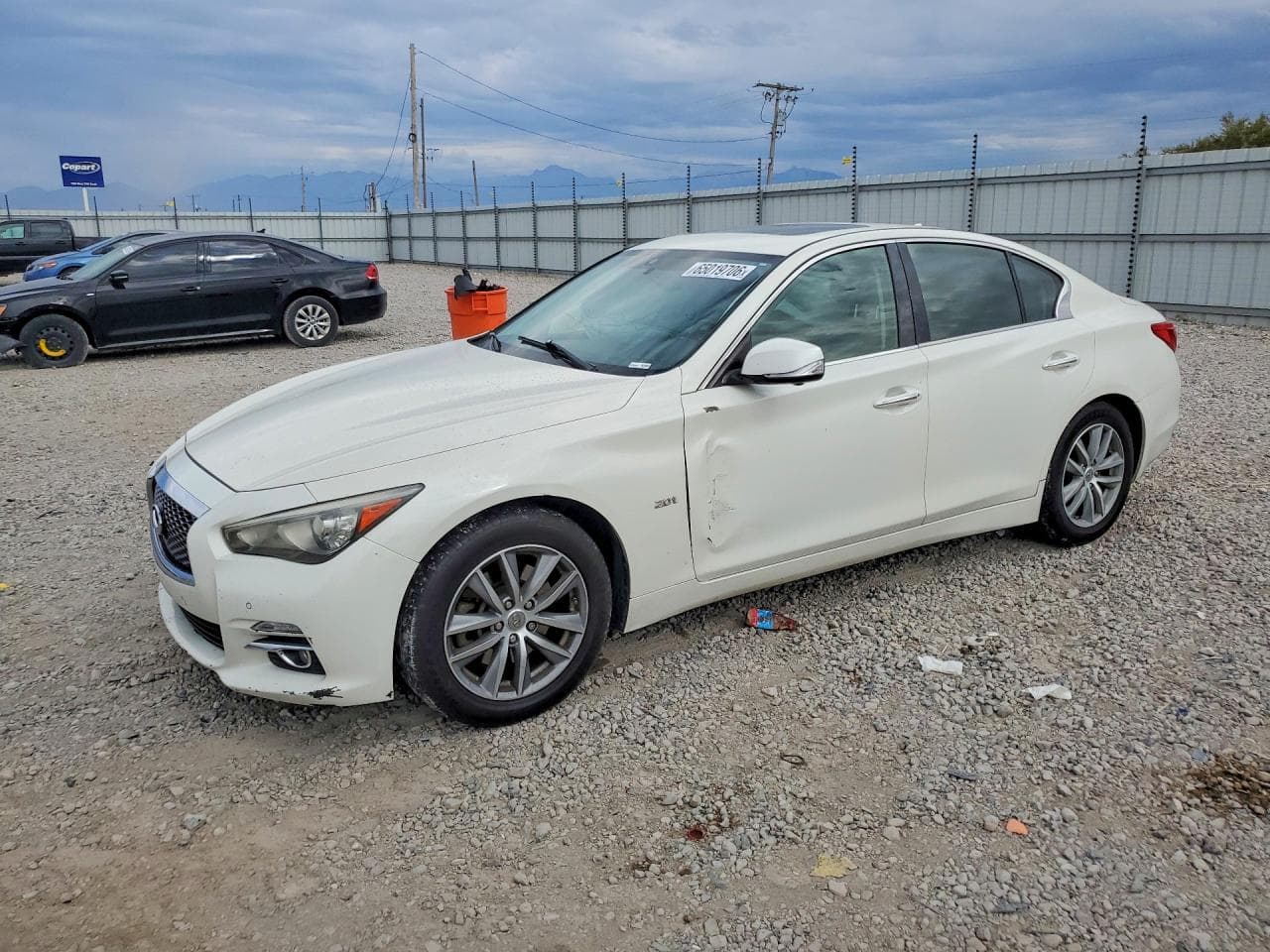 Infiniti Q50 2016 z USA