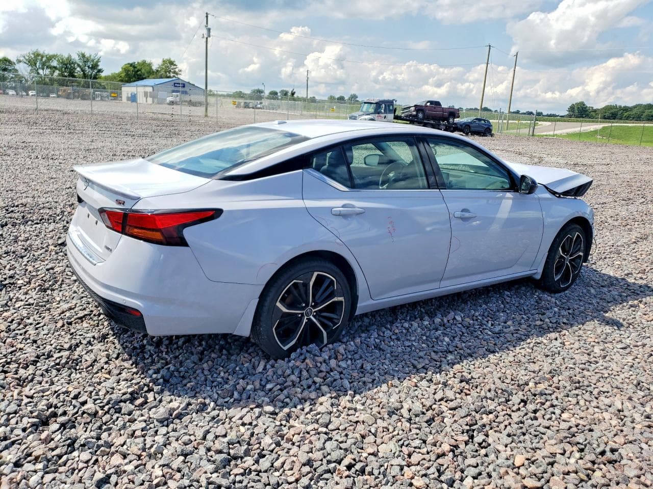 2023 Nissan Altima Sr - foto 3