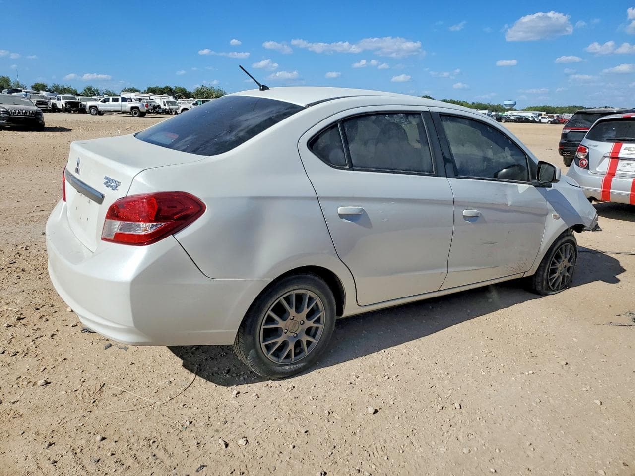 2018 Mitsubishi Mirage G4 Es - foto 3