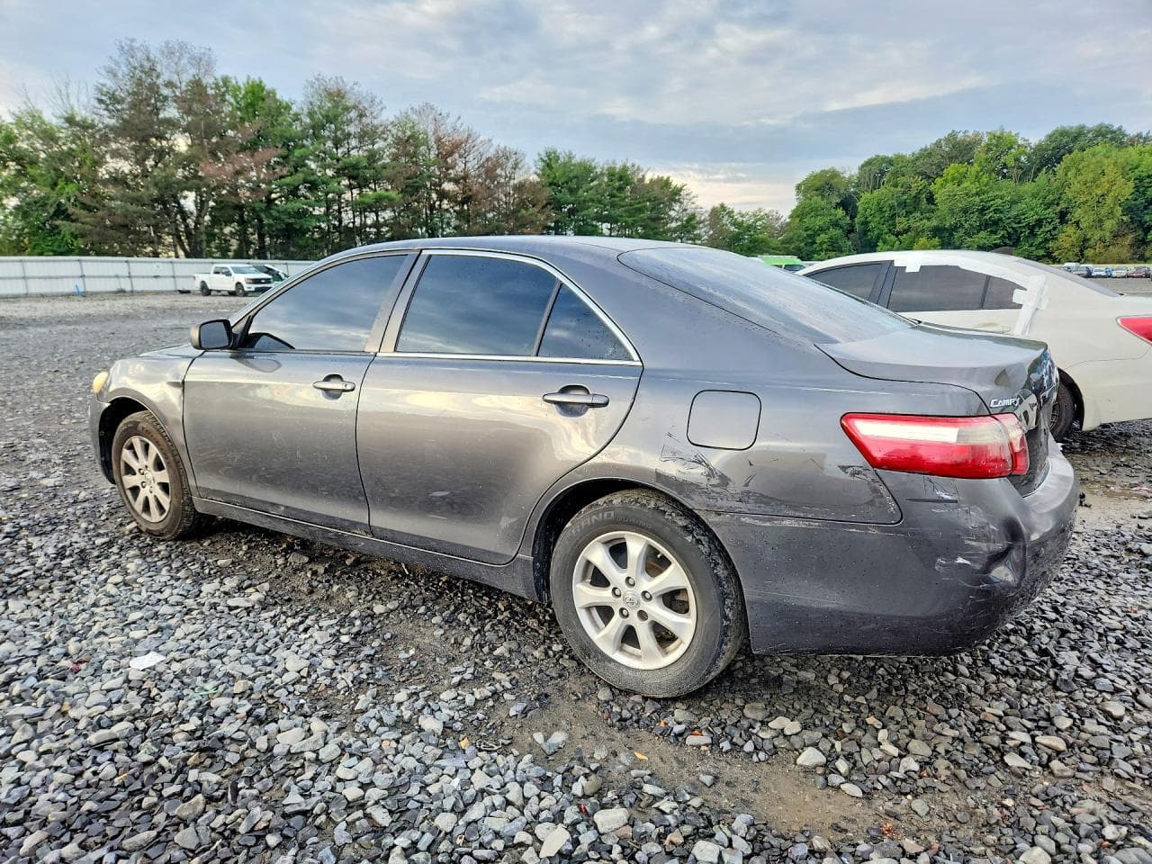 2009 Toyota Camry Le - foto 2