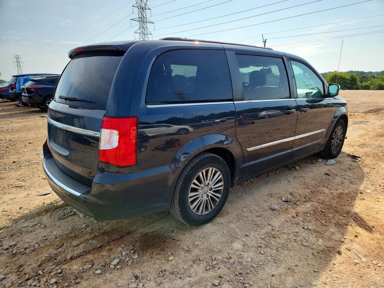 2013 Chrysler Town & Country Touring L - foto 3