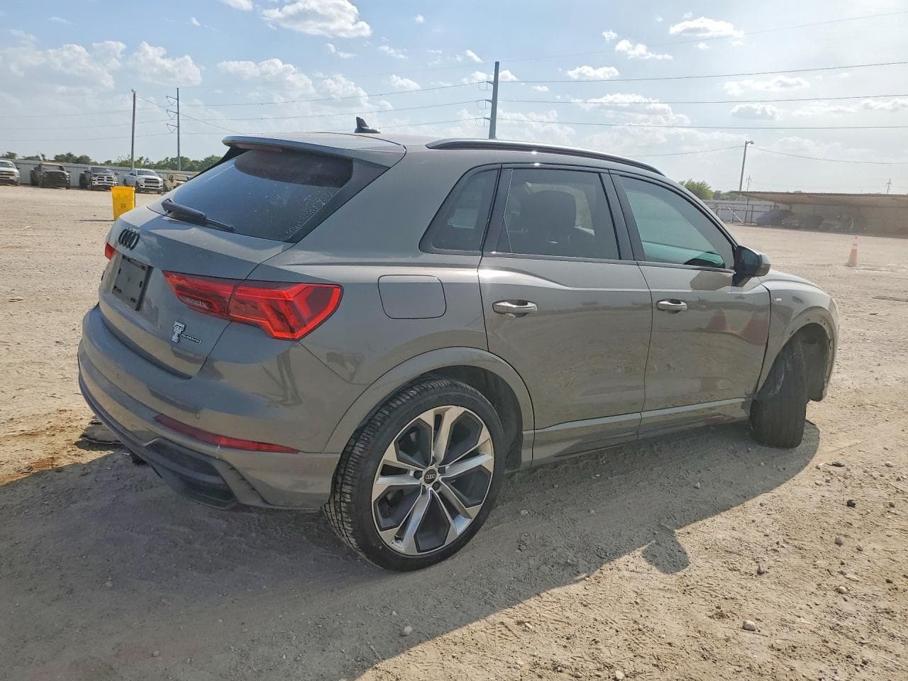 2022 Audi Q3 Premium Plus S Line 45 - foto 3