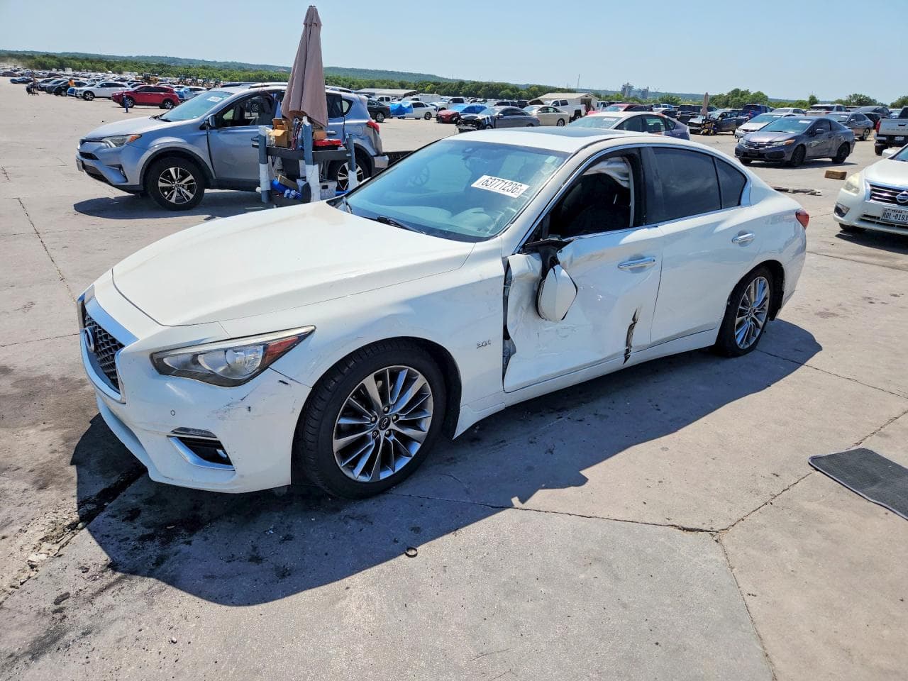 Infiniti Q50 2018 z USA