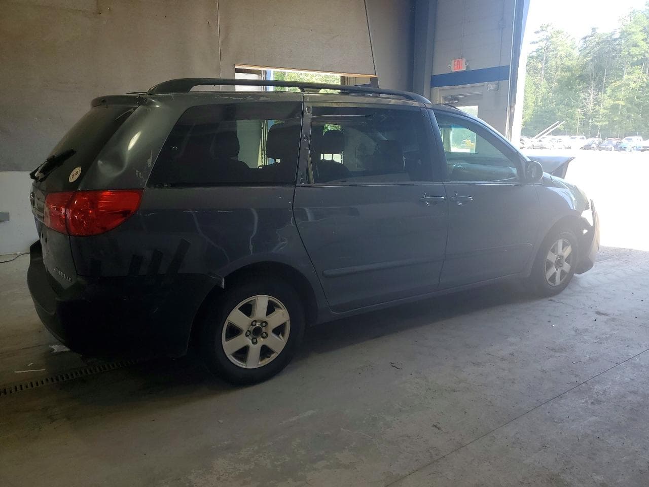 2009 Toyota Sienna Le 8-Passenger - foto 3