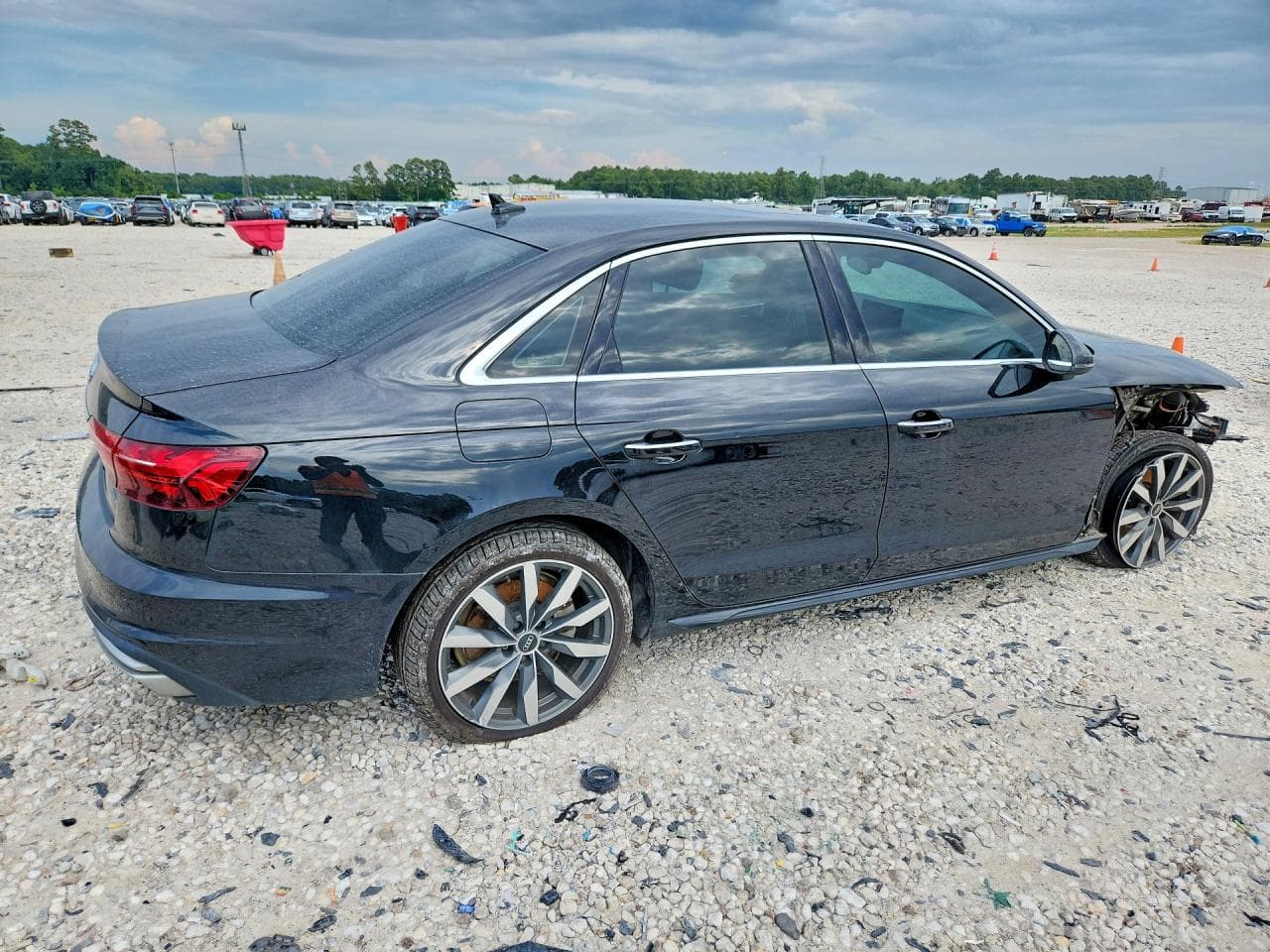 2022 Audi A4 Premium 40 - foto 3