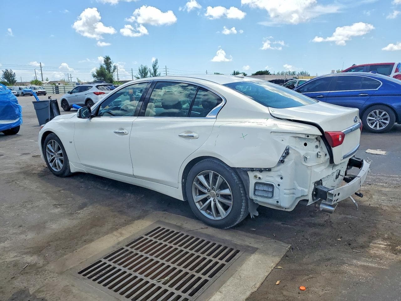 2015 Infiniti Q50 Premium - foto 2