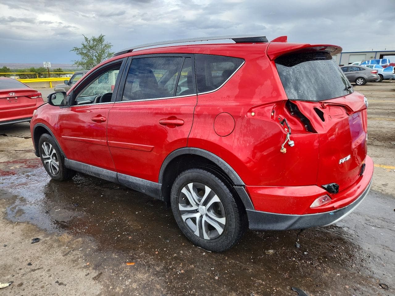 2017 Toyota Rav4 Le - foto 2