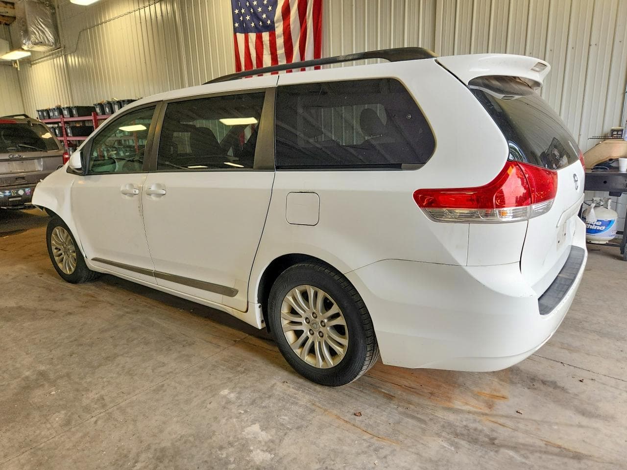 2011 Toyota Sienna - foto 2