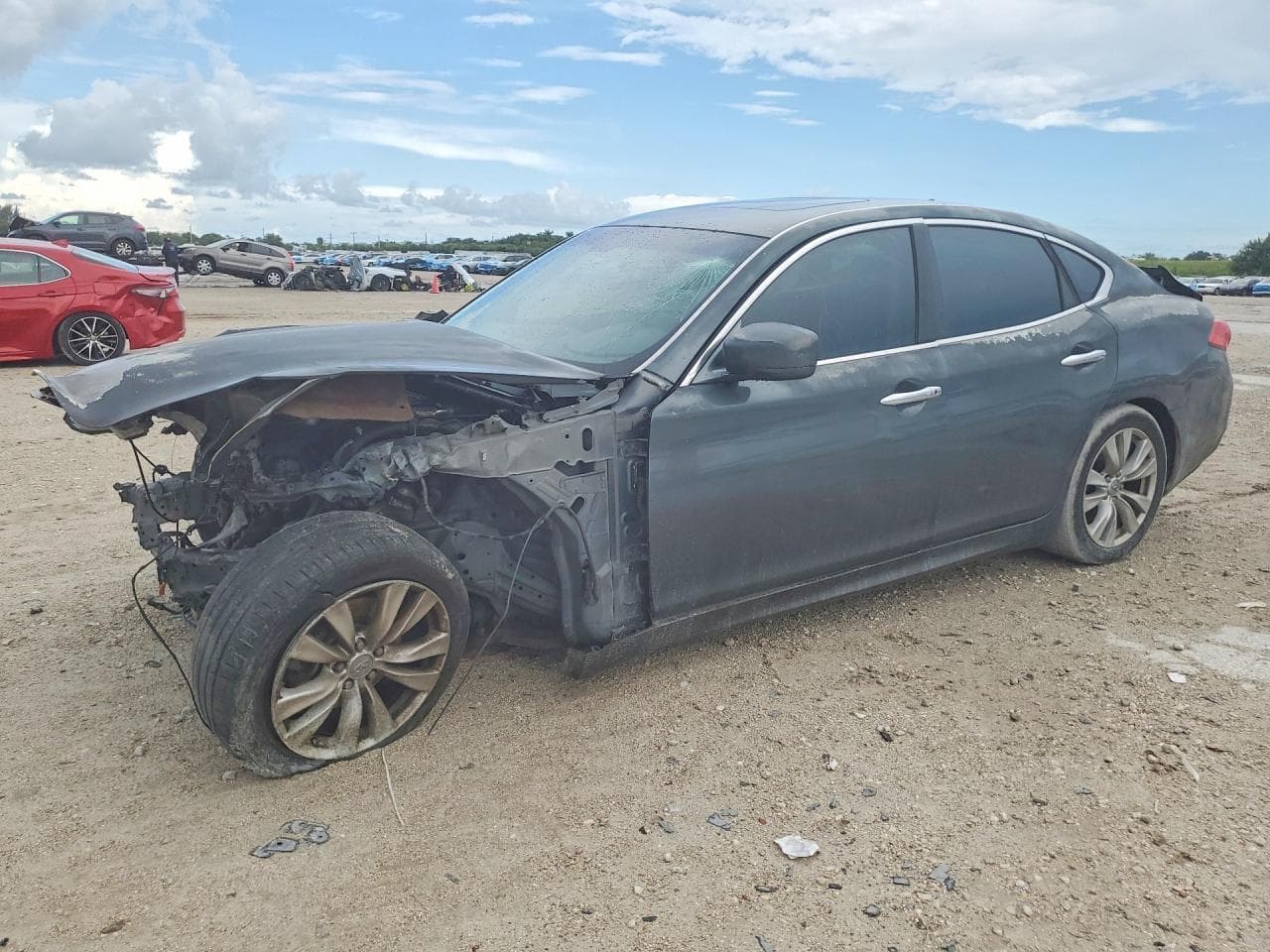 Infiniti M 2011 z USA