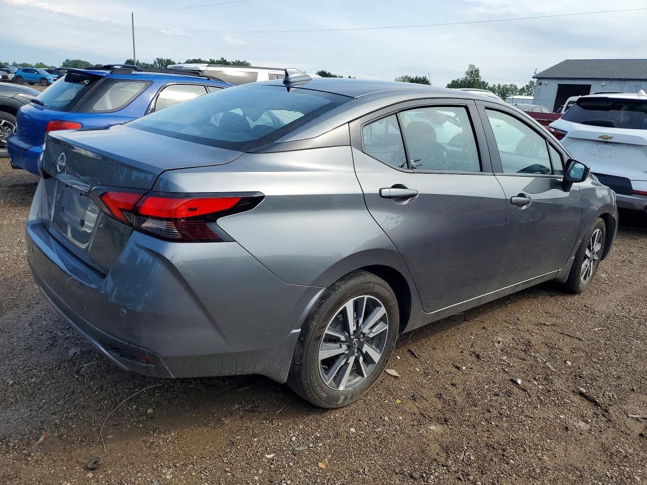 2025 Nissan Versa - foto 3
