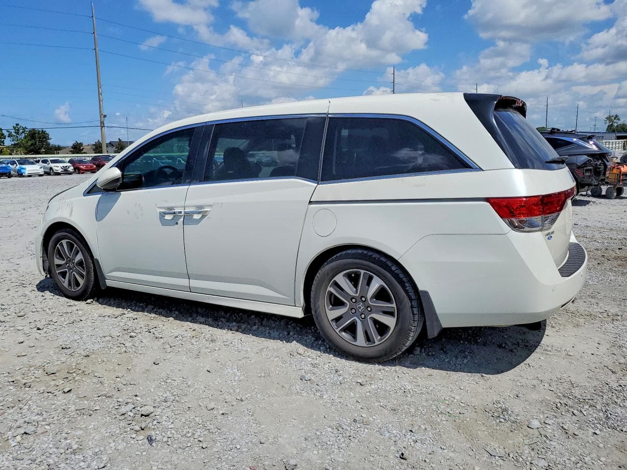 2014 Honda Odyssey Touring - foto 2
