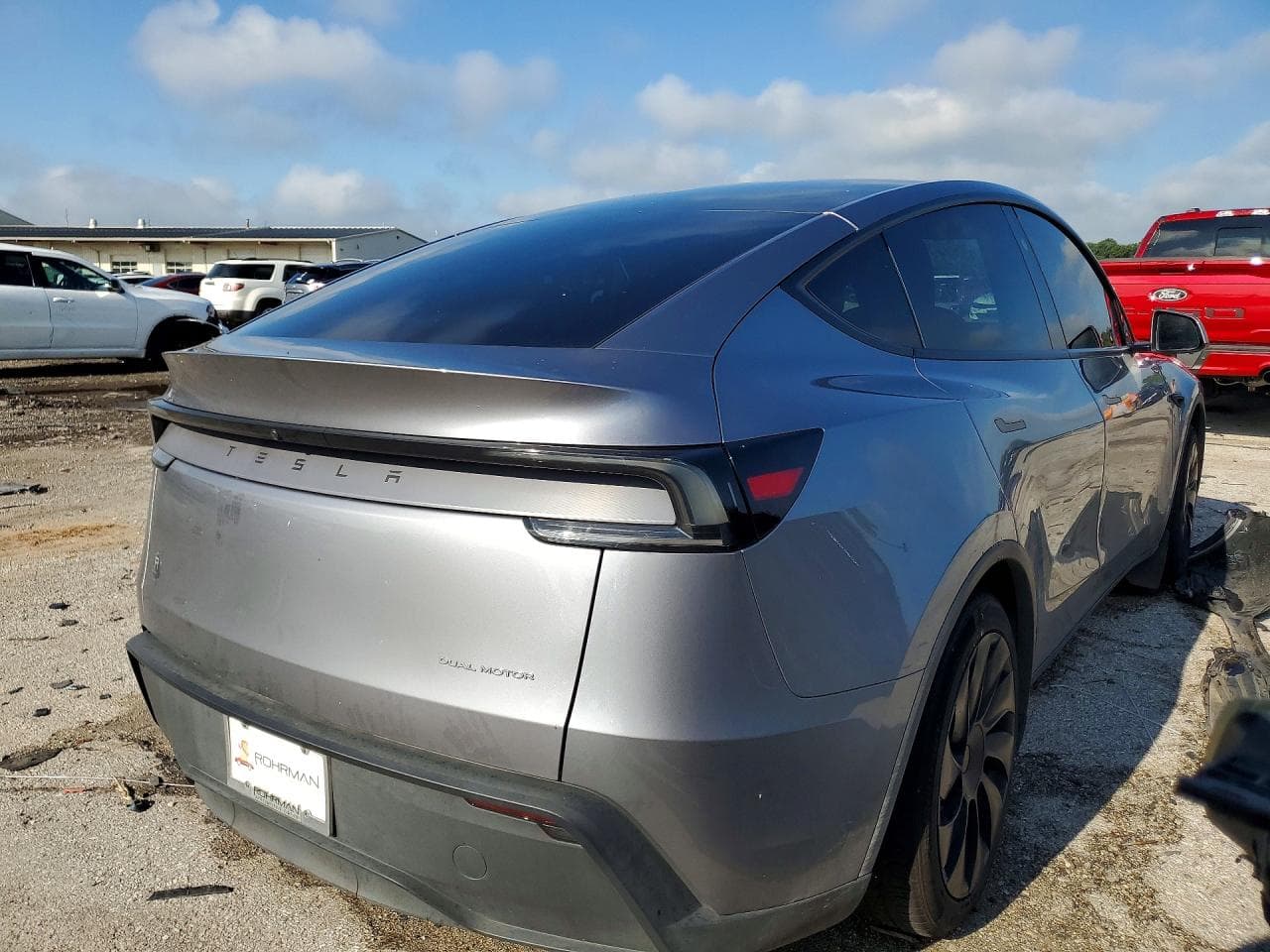 2026 Tesla Model Y - foto 3