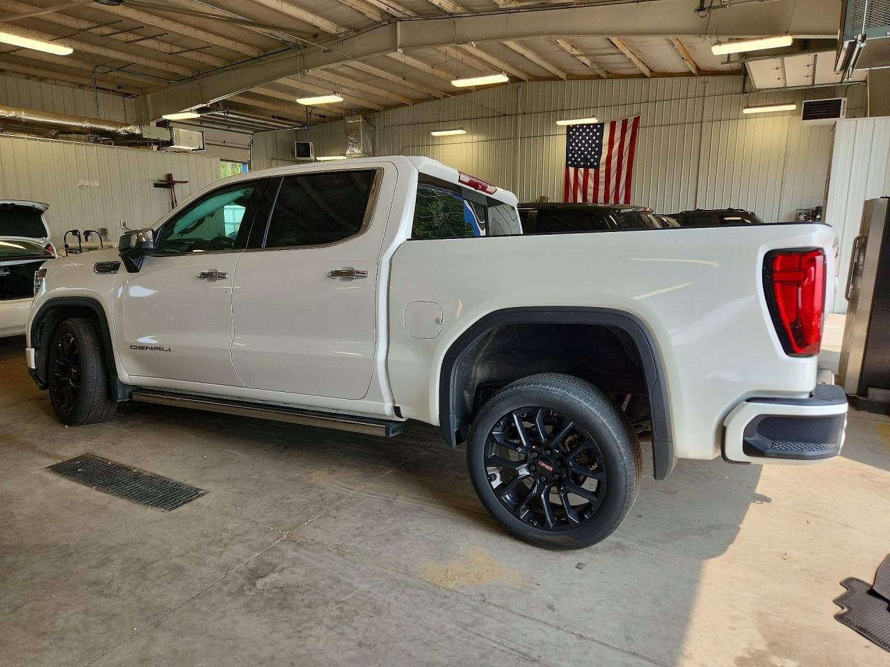 2023 GMC Sierra K1500 Denali - foto 2