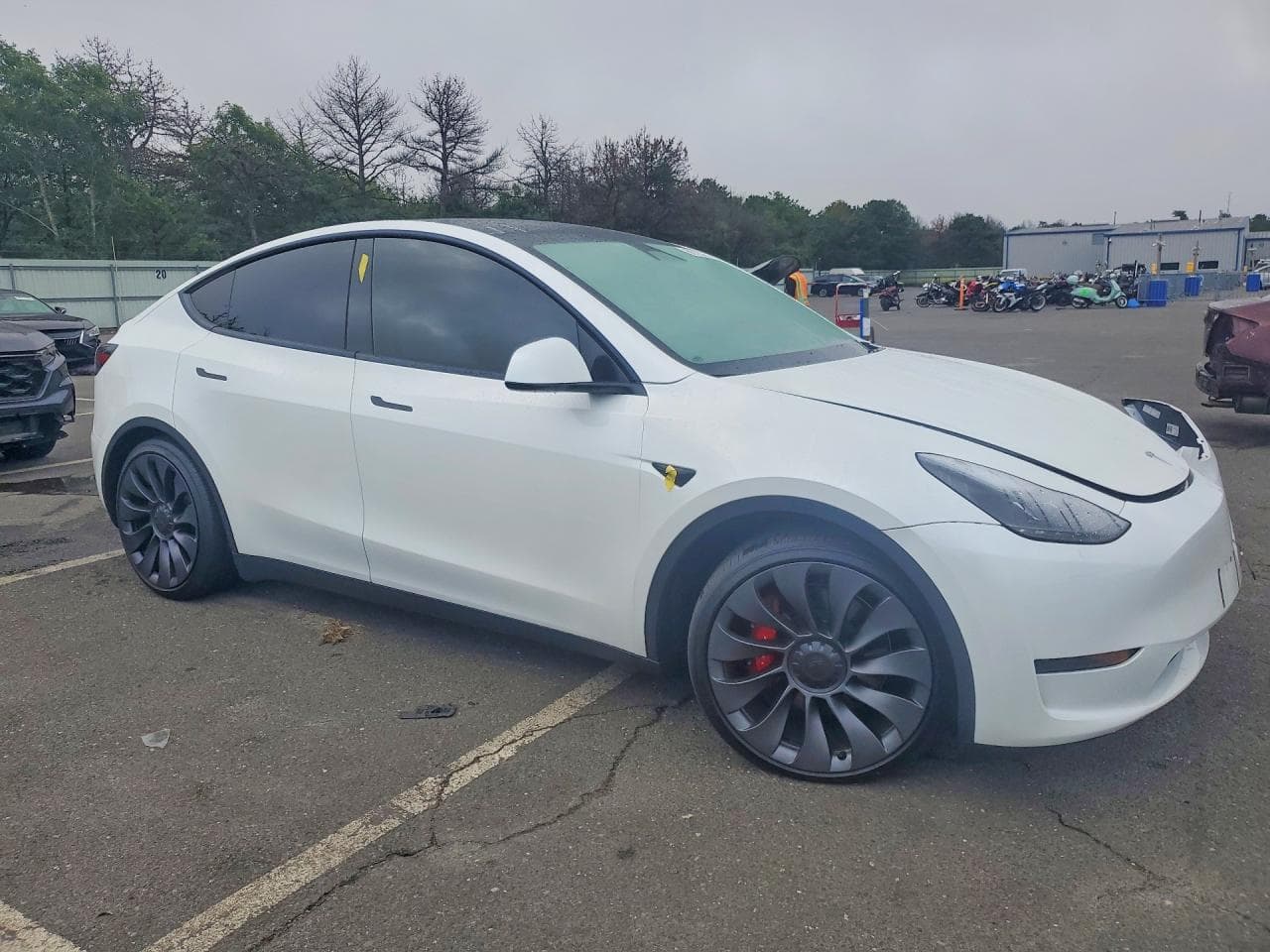 2025 Tesla Model Y - foto 4