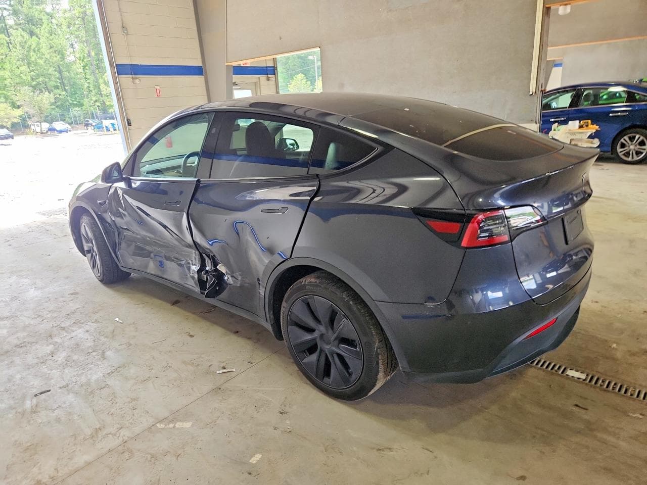 2025 Tesla Model Y - foto 2