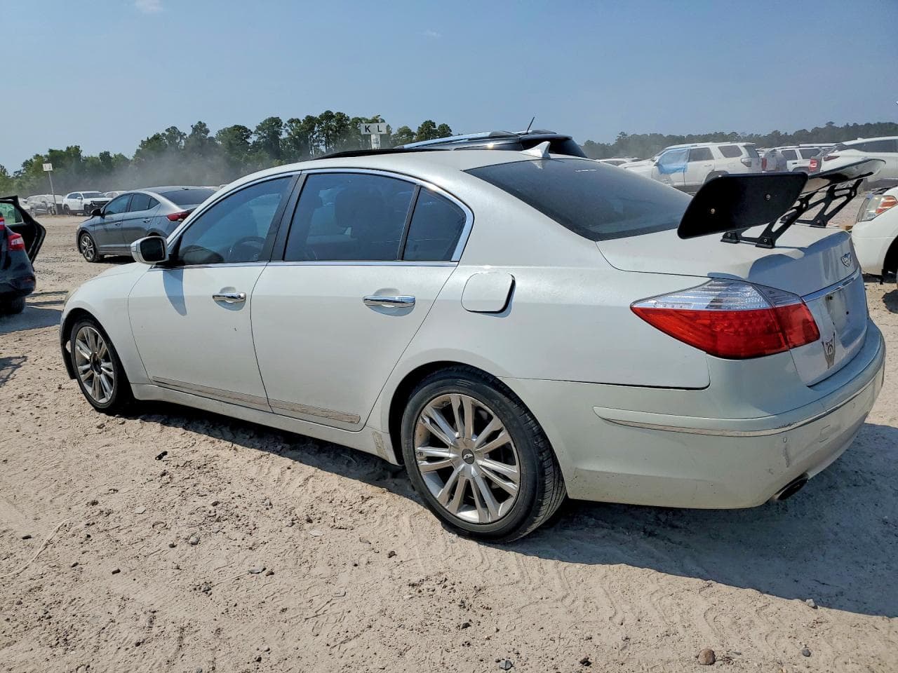 2010 Hyundai Genesis 4.6L - foto 2