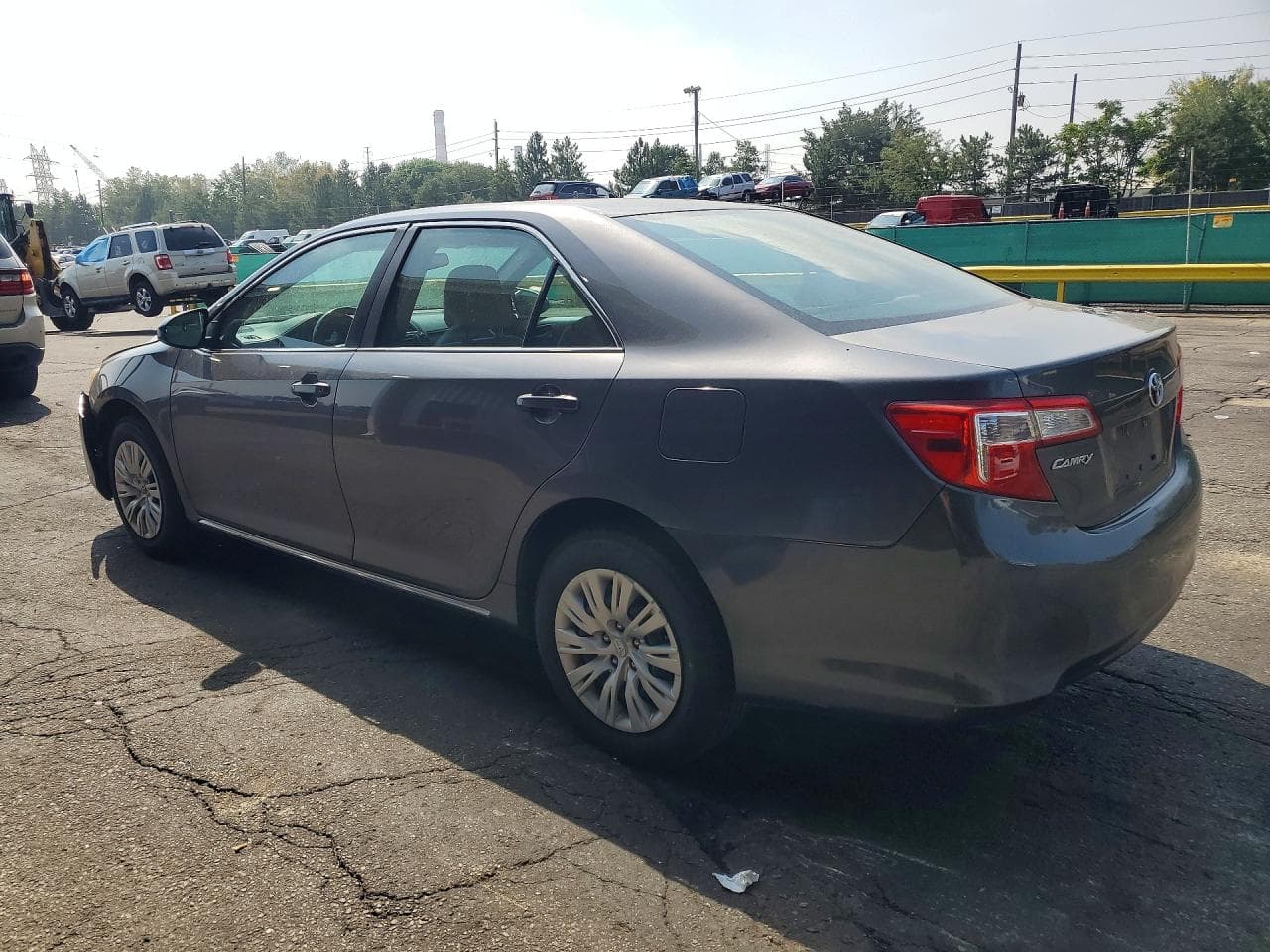 2014 Toyota Camry Le - foto 2